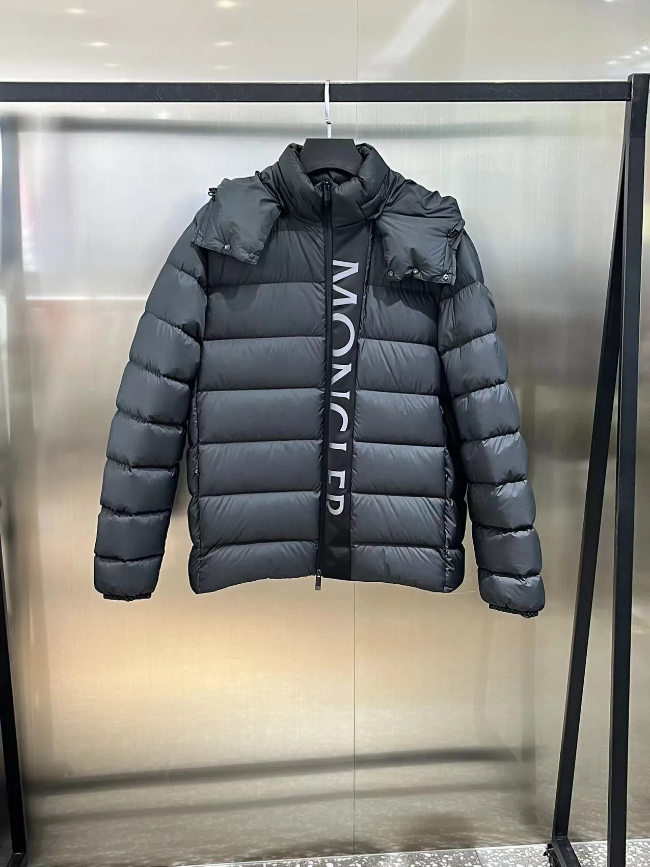 𝐌𝐨𝐧𝐜1𝐞𝐫/ 23FW New Arrival⬆️❤️🆕 、 、 、 ：Black 、Gray Size：12345